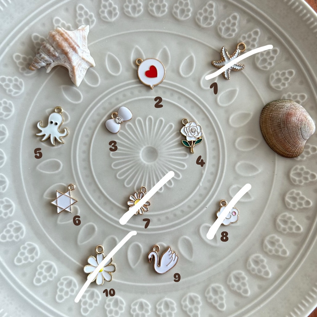 Petits Charm’s Essentiels